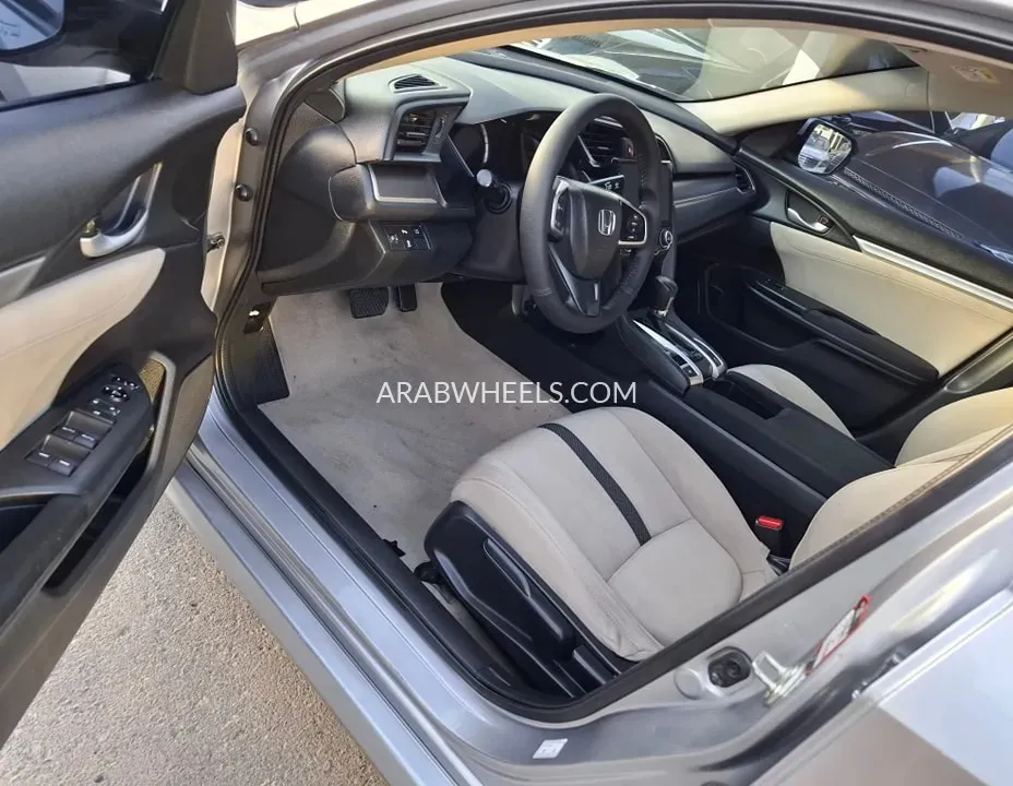 Honda Civic 2016 for Sale in Sharjah Image-4