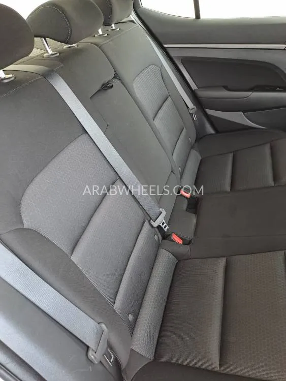 Hyundai Elantra 2017 for Sale in Sharjah Image-14
