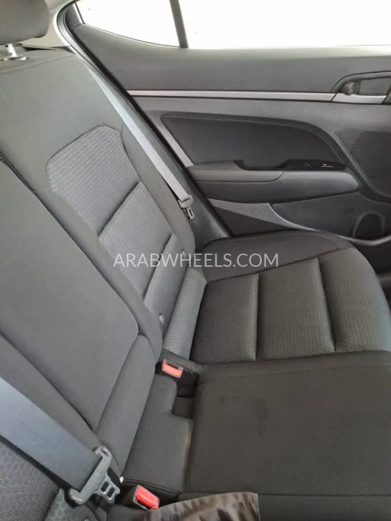 Hyundai Elantra 2017 for Sale in Sharjah Image-15