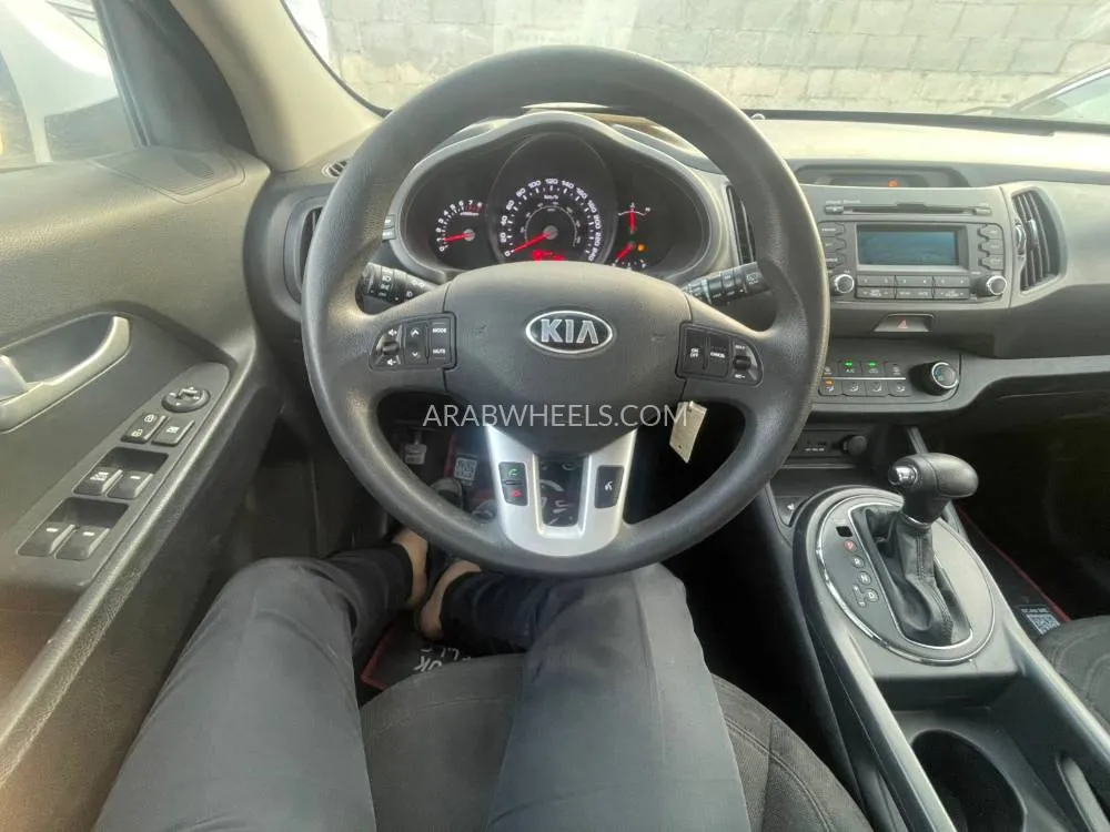 Kia Sportage 2013 for Sale in Sharjah Image-7