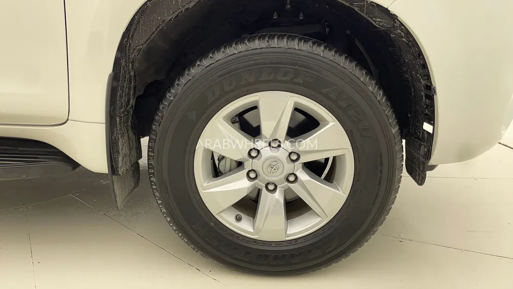 تويوتا لاند كروزر برادو 2023 for Sale in دبي Image-10