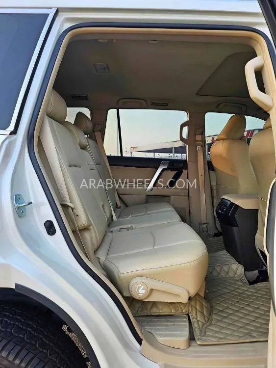 Toyota Land Cruiser Prado 2022 for Sale in Dubai Image-2
