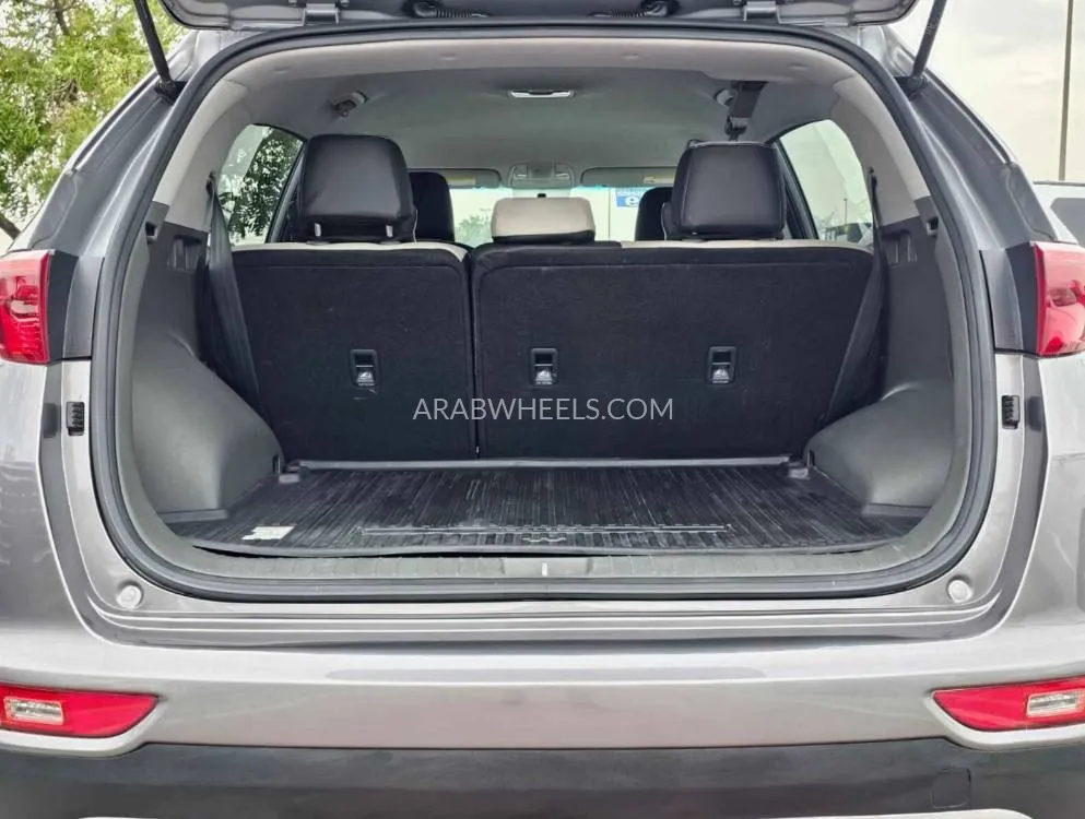 Kia Sportage 2019 for Sale in Dubai Image-18