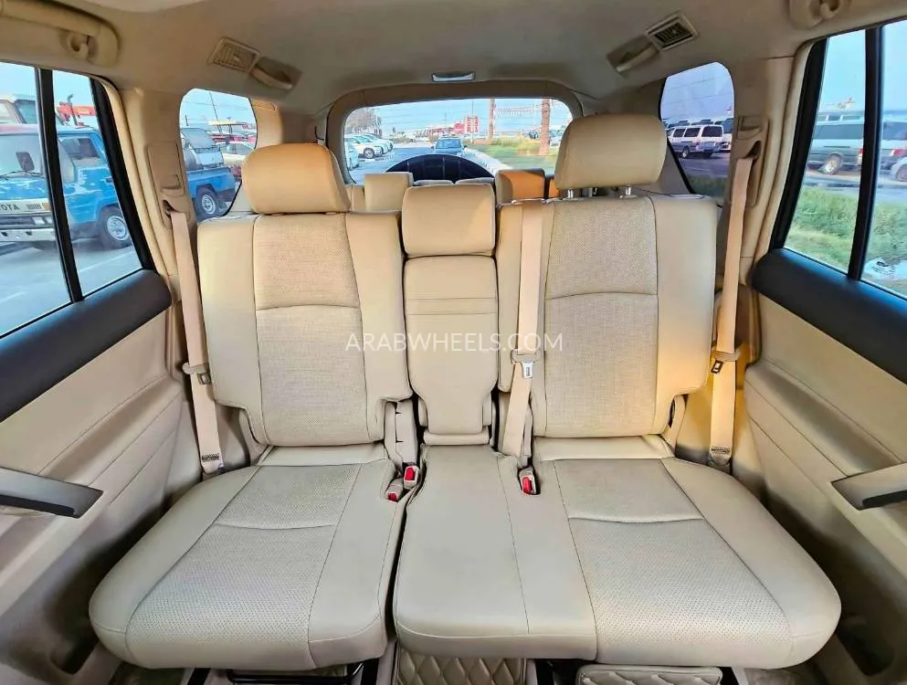 Toyota Land Cruiser Prado 2022 for Sale in Dubai Image-13