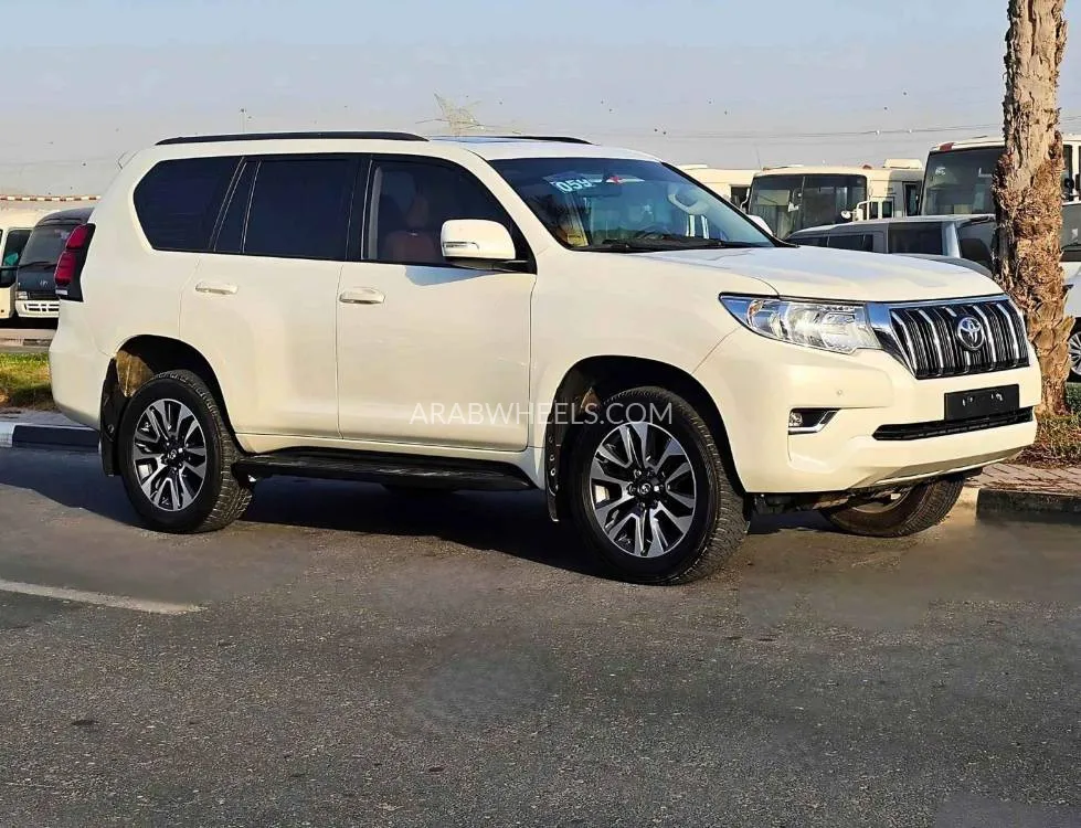 Toyota Land Cruiser Prado 2022 for Sale in Dubai Image-11