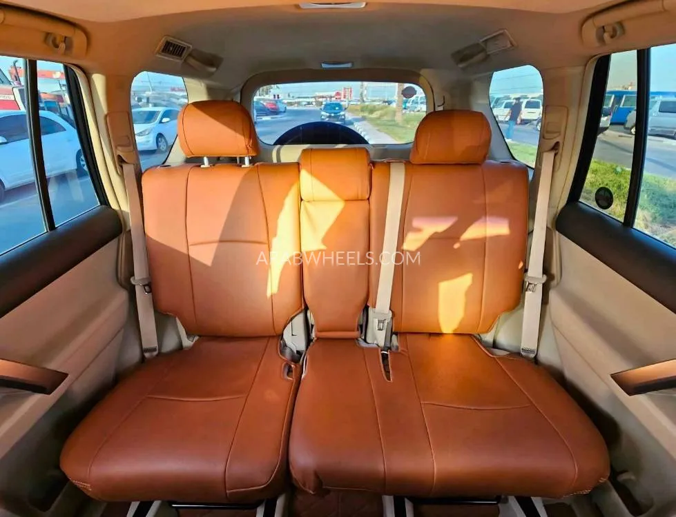 Toyota Land Cruiser Prado 2022 for Sale in Dubai Image-13
