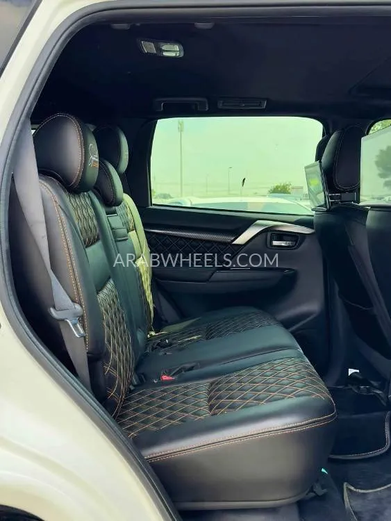 Mitsubishi Montero 2019 for Sale in Dubai Image-20