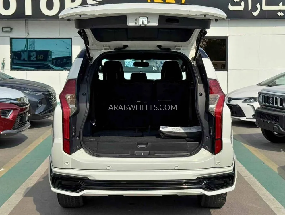 Mitsubishi Montero 2019 for Sale in Dubai Image-25