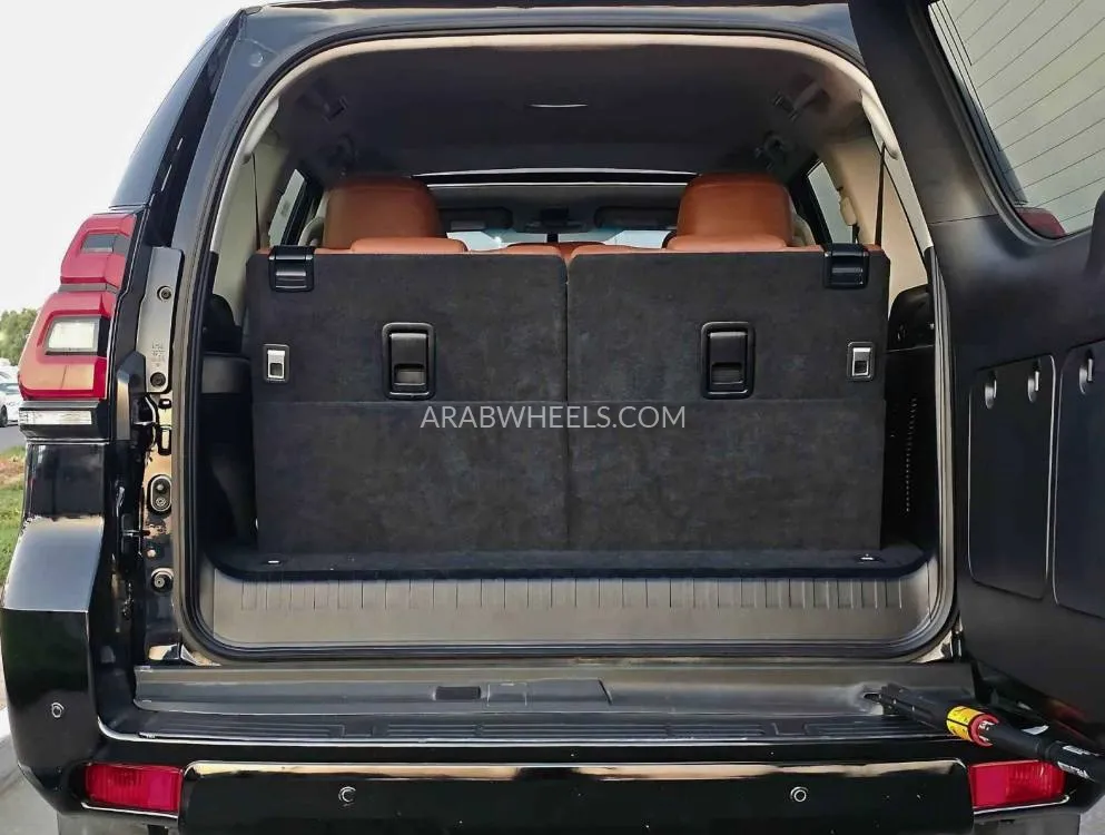 Toyota Land Cruiser Prado 2022 for Sale in Dubai Image-6