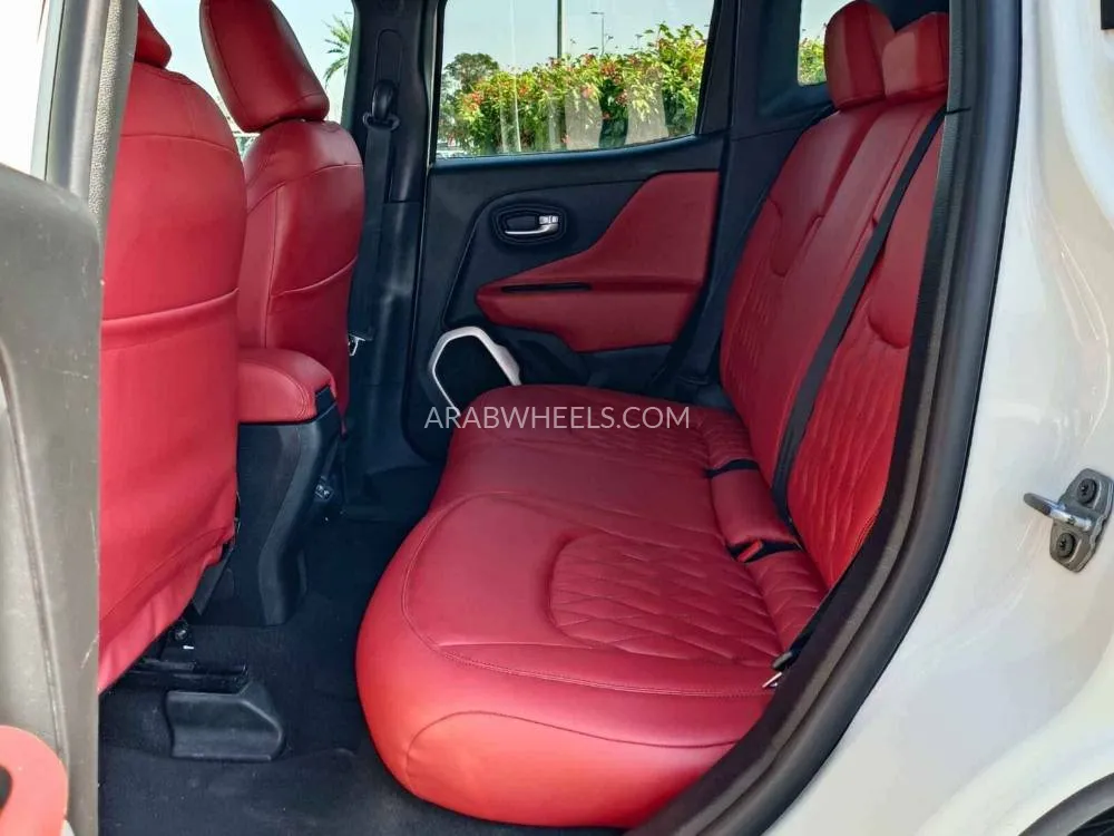 Jeep Renegade 2018 for Sale in Dubai Image-12