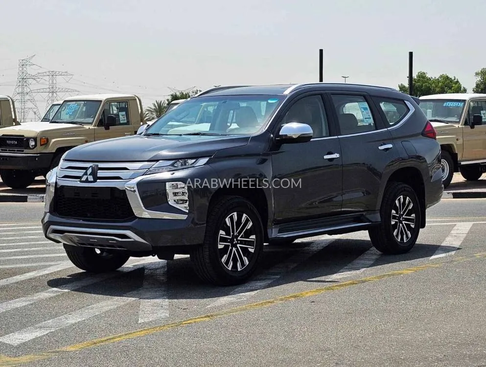 Mitsubishi Montero 2020 for Sale in Dubai Image-8