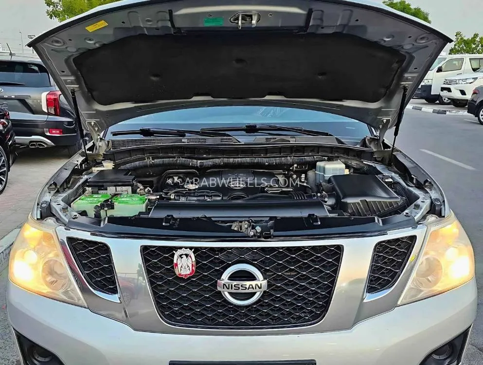 Nissan Patrol 2014 for Sale in Dubai Image-17