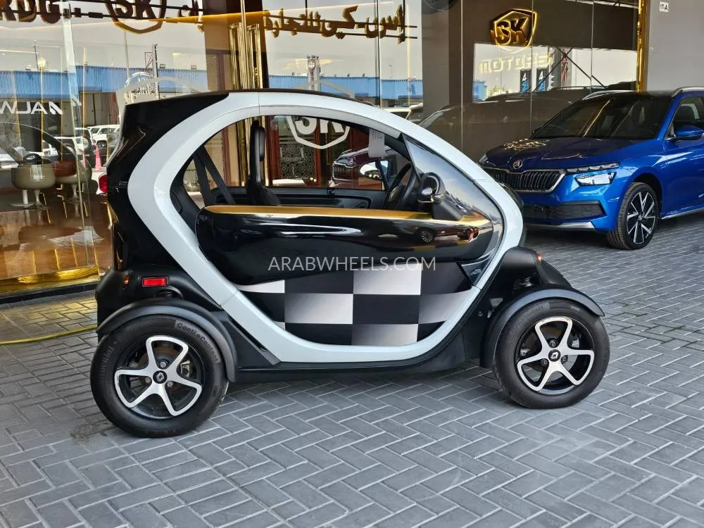 Renault Twizy 2019 for Sale in Dubai Image-3