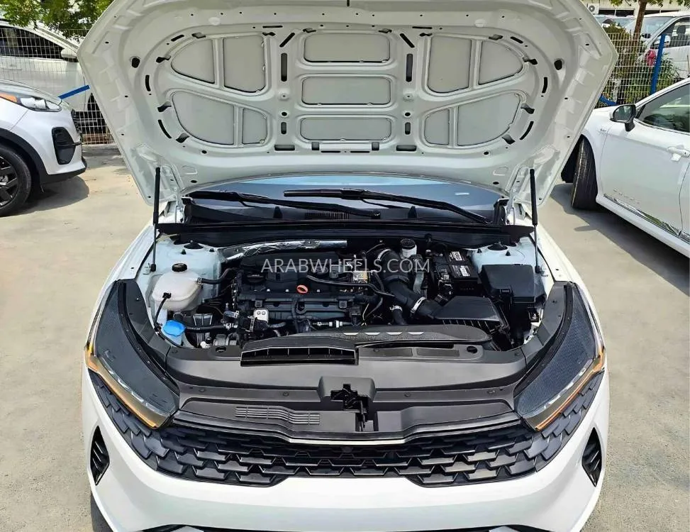 Kia K5 2021 for Sale in Dubai Image-2