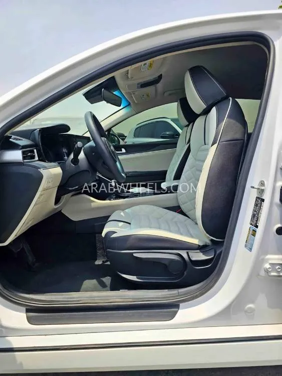 Kia K5 2021 for Sale in Dubai Image-24