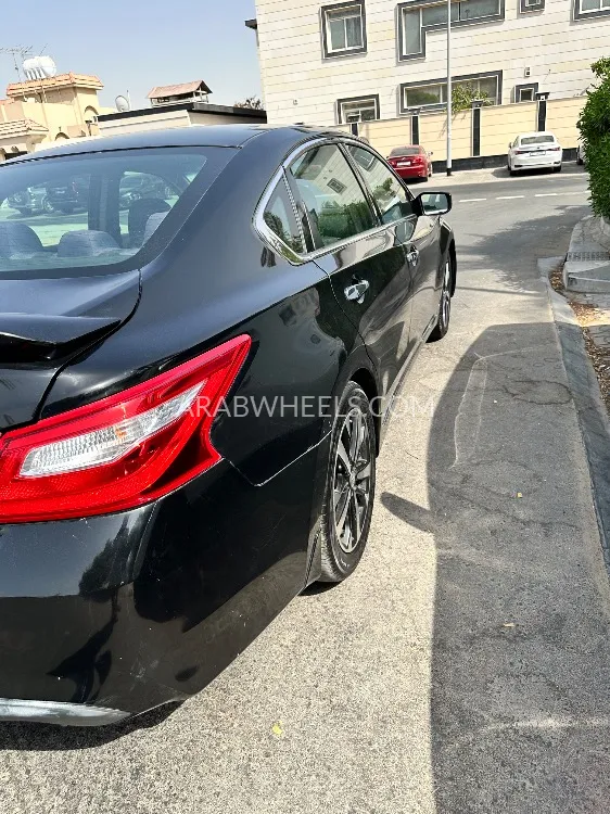 Nissan Altima 2016 for Sale in Dubai Image-14