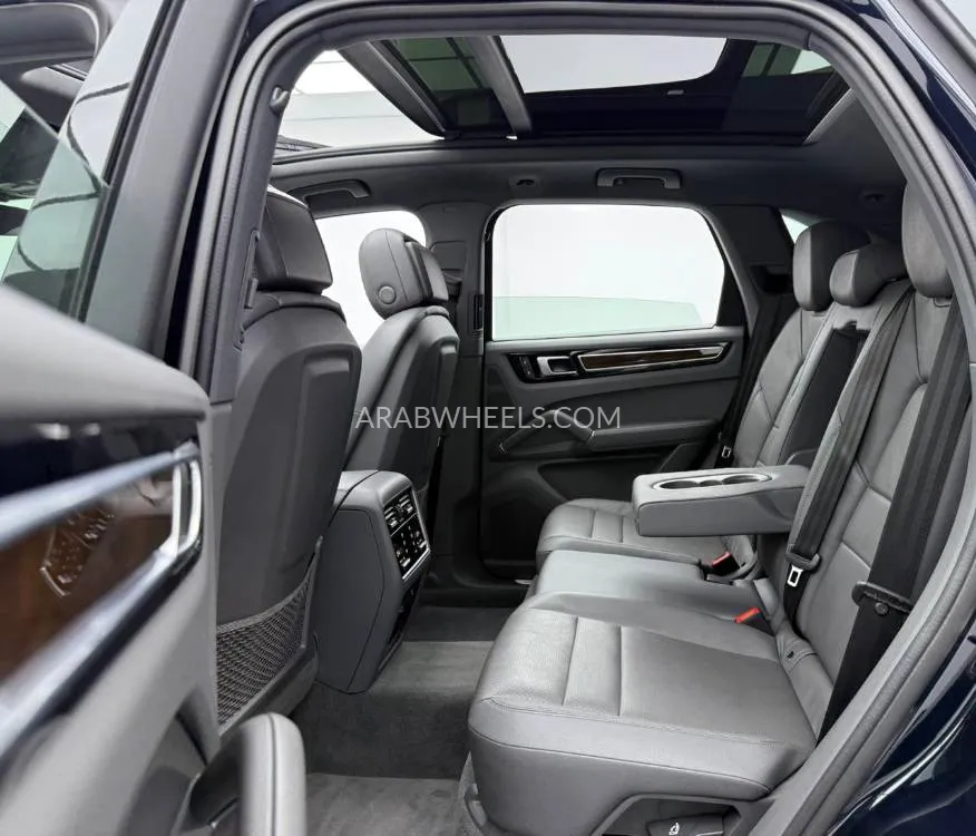 Porsche Cayenne 2022 for Sale in Dubai Image-13