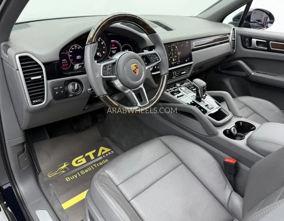 Porsche Cayenne 2022 for Sale in Dubai Image-17