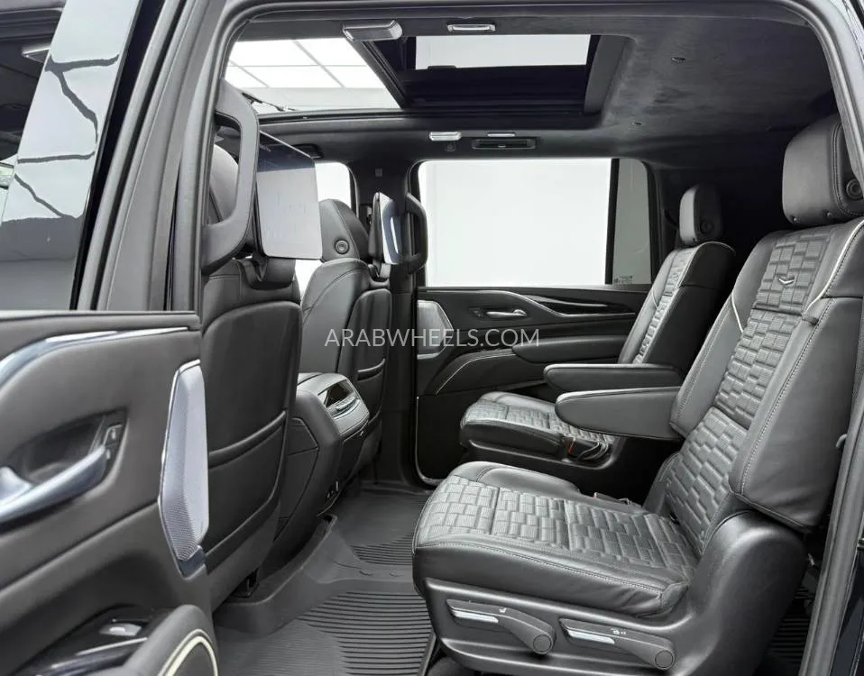 Cadillac Escalade 2024 for Sale in Dubai Image-8