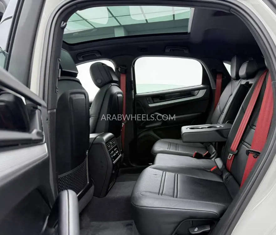 Porsche Cayenne 2025 for Sale in Dubai Image-16