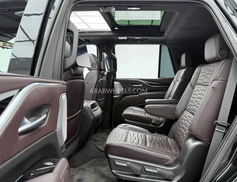 Cadillac Escalade 2023 for Sale in Dubai Image-17