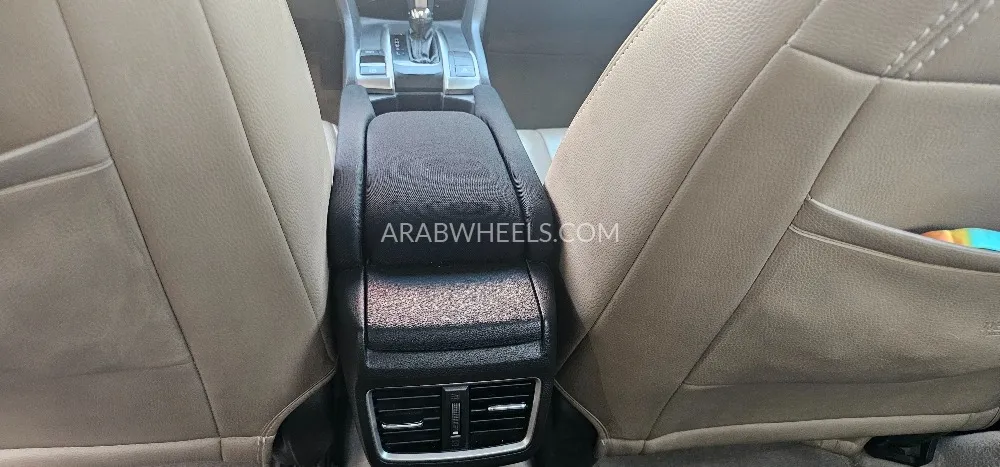 Honda Civic 2016 for Sale in Dubai Image-6