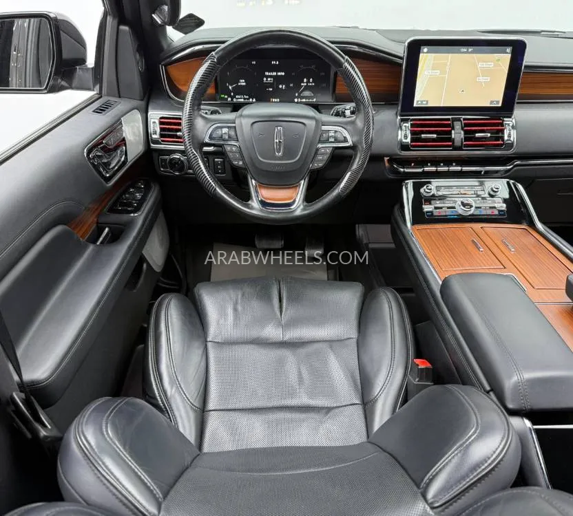 Lincoln Navigator 2019 for Sale in Dubai Image-9