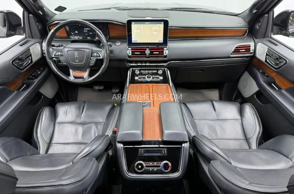 Lincoln Navigator 2019 for Sale in Dubai Image-10