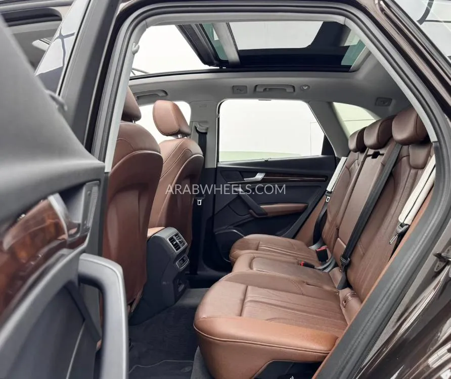 Audi Q5 2018 for Sale in Dubai Image-15