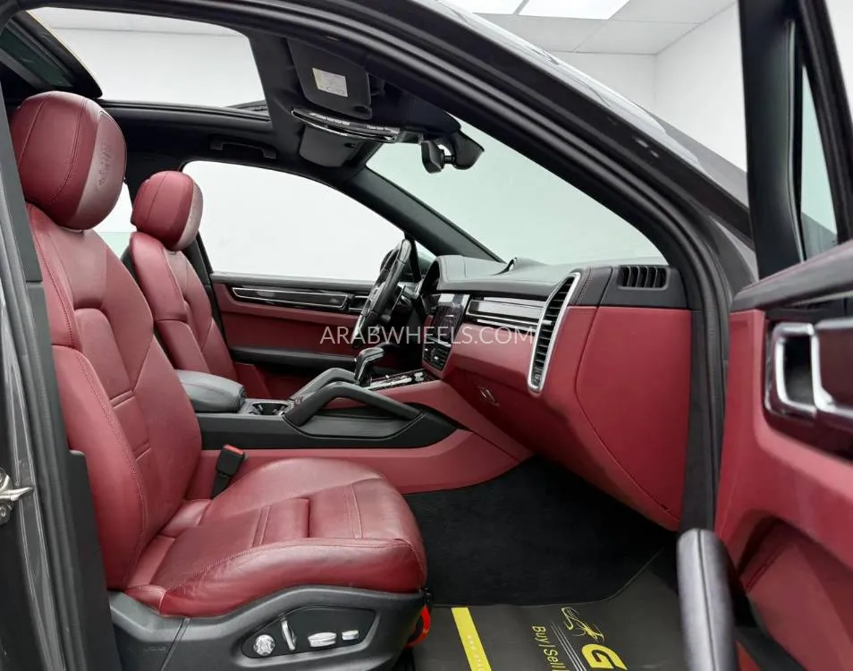 Porsche Cayenne 2019 for Sale in Dubai Image-12