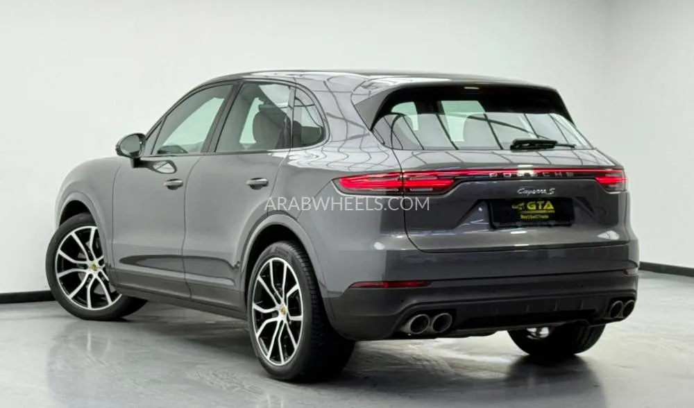 Porsche Cayenne 2019 for Sale in Dubai Image-16