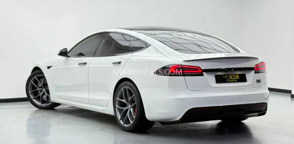 Tesla Model S 2023 for Sale in Dubai Image-3