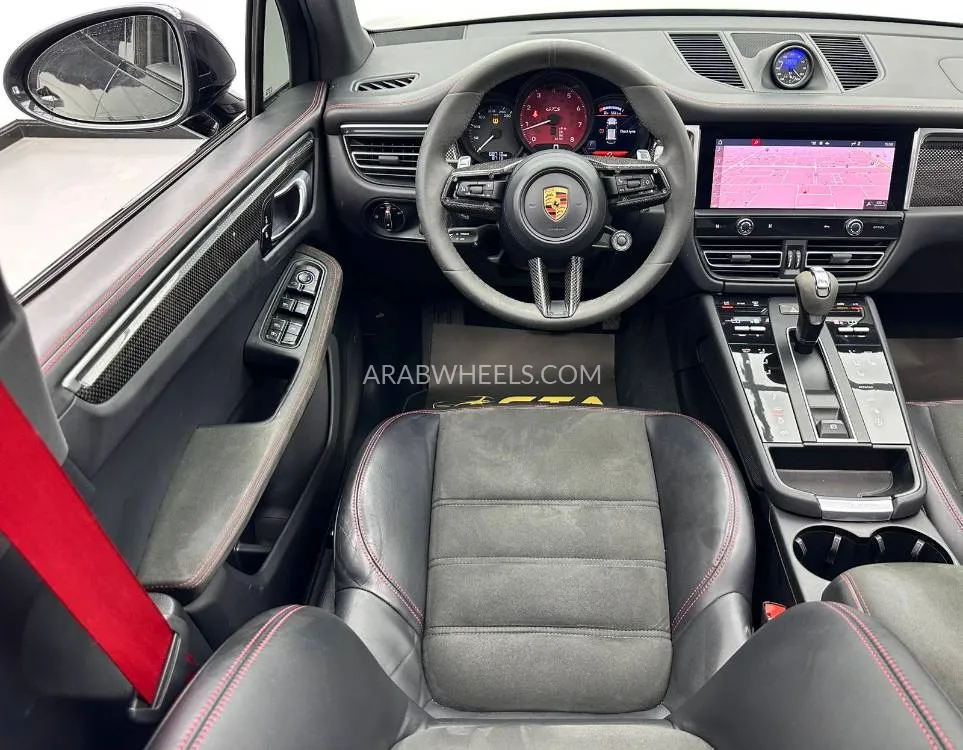 Porsche Macan 2022 for Sale in Dubai Image-6