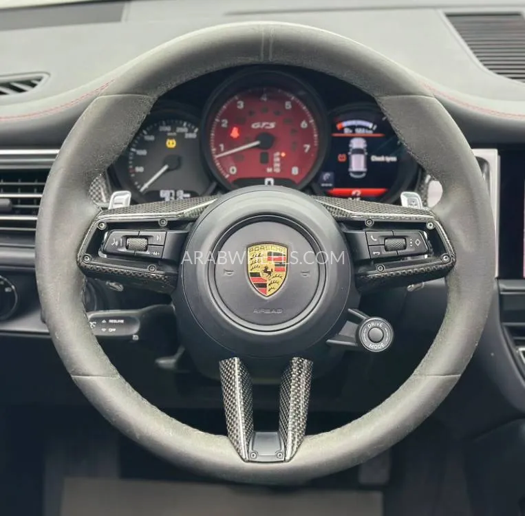 Porsche Macan 2022 for Sale in Dubai Image-7