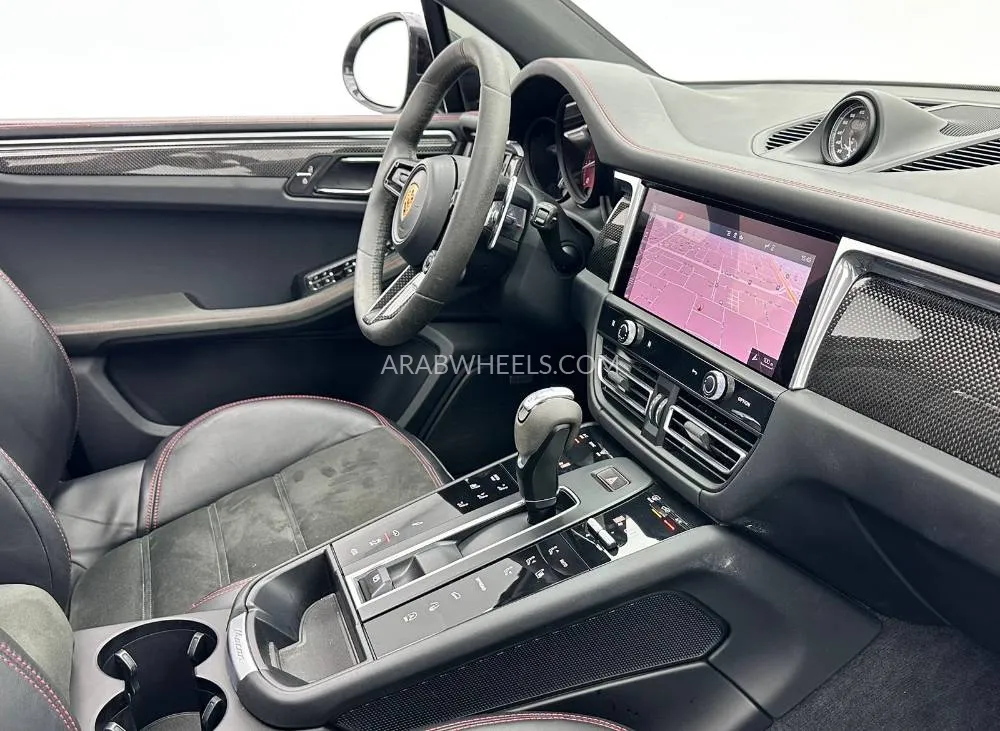 Porsche Macan 2022 for Sale in Dubai Image-11