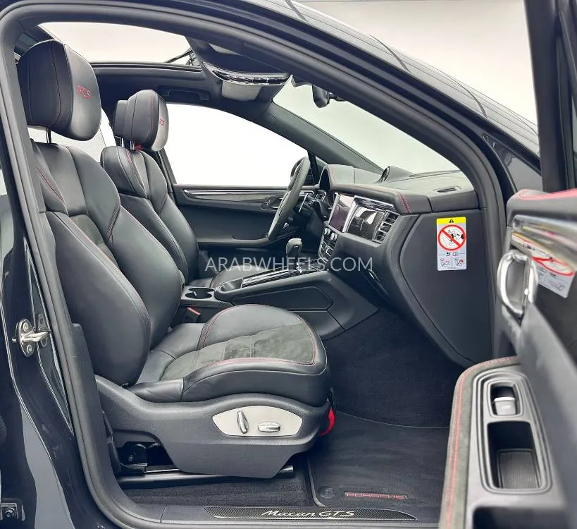 Porsche Macan 2022 for Sale in Dubai Image-15
