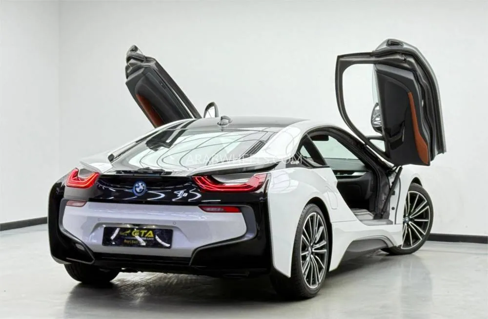BMW i8 2020 for Sale in Dubai Image-2
