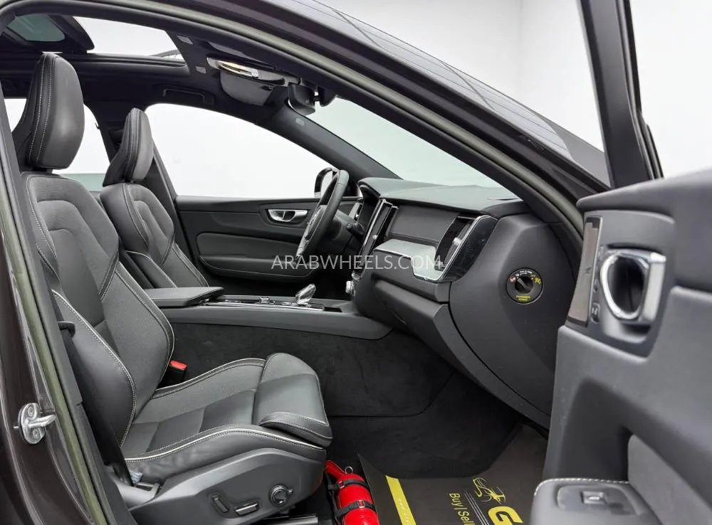 Volvo XC60 2023 for Sale in Dubai Image-14