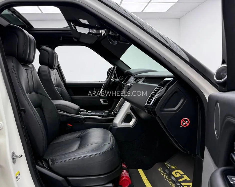 Land Rover Range Rover 2018 for Sale in Dubai Image-12