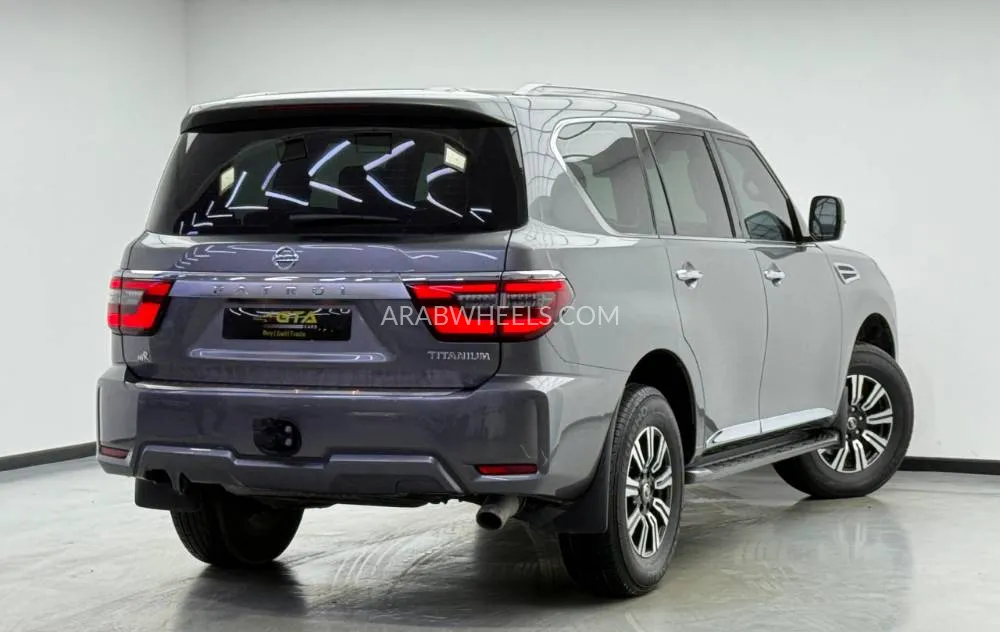 Nissan Patrol 2020 for Sale in Dubai Image-19