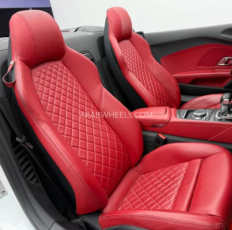 Audi R8 2022 for Sale in Dubai Image-10