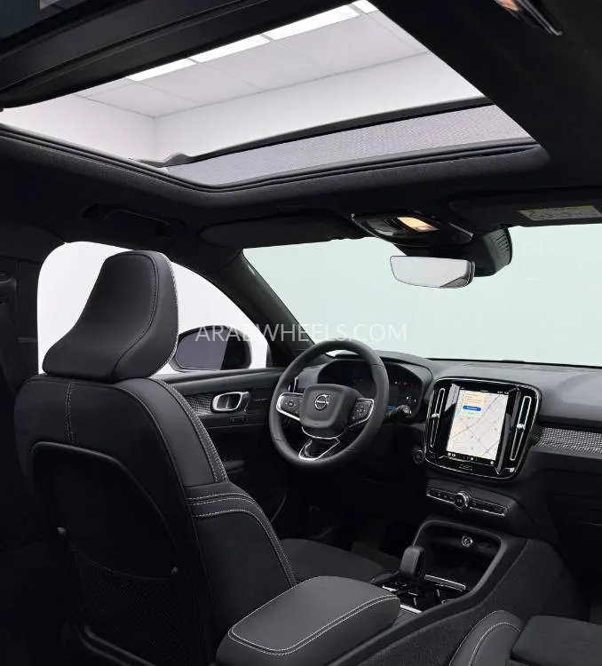 Volvo XC40 2024 for Sale in Dubai Image-11