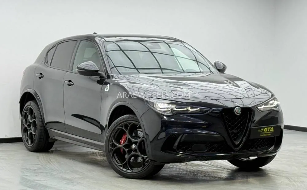 الفا روميو ستيلفيو 2024 for Sale in دبي Image-4