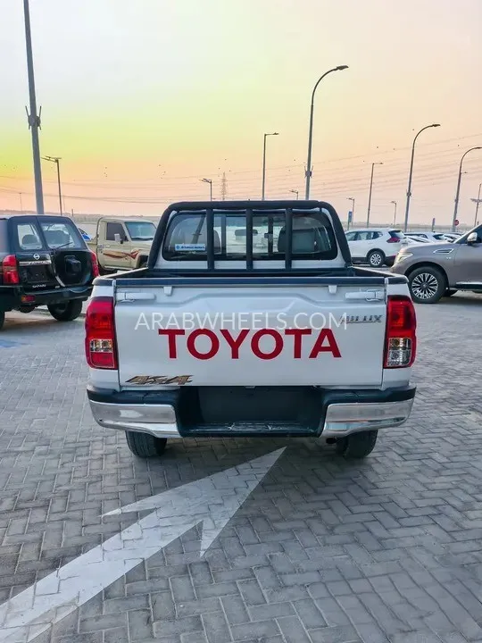 Toyota Hilux 2024 for Sale in Abu Dhabi Image-10