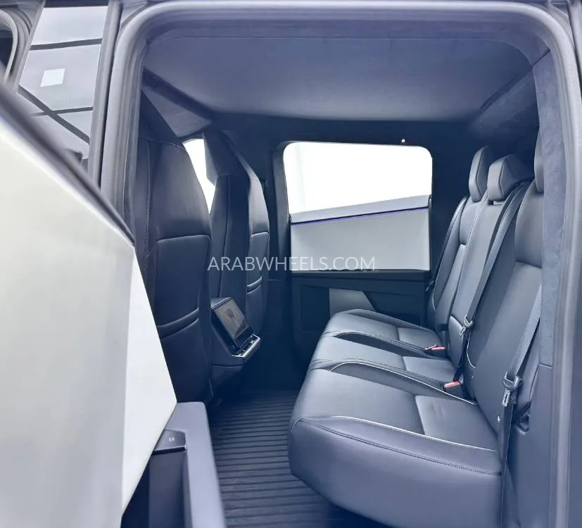 Tesla Cybertruck 2024 for Sale in Dubai Image-11