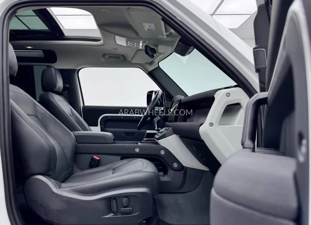 Land Rover Defender 2023 for Sale in Dubai Image-9