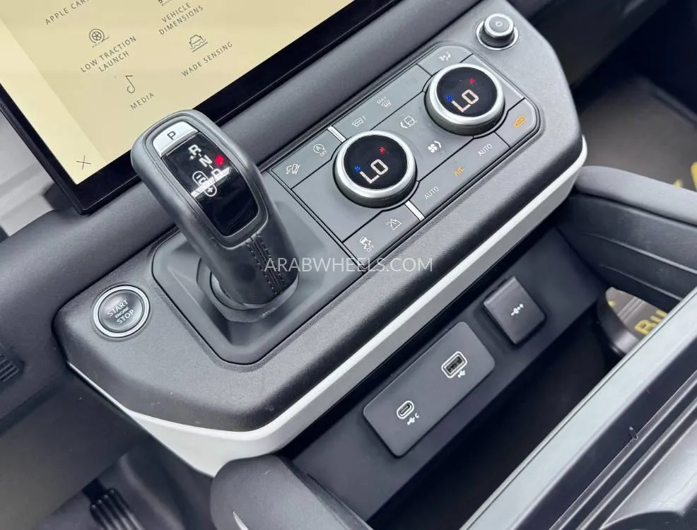 Land Rover Defender 2023 for Sale in Dubai Image-10