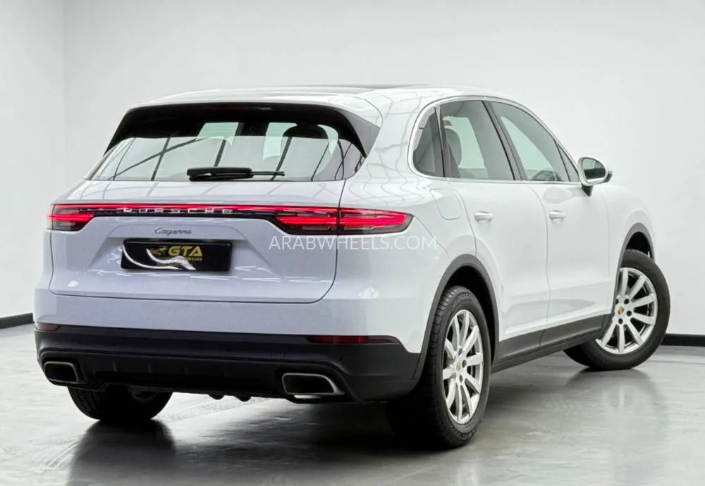 Porsche Cayenne 2022 for Sale in Dubai Image-2