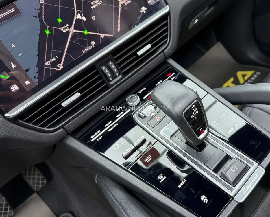 Porsche Cayenne 2022 for Sale in Dubai Image-11