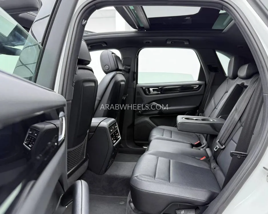 Porsche Cayenne 2022 for Sale in Dubai Image-15